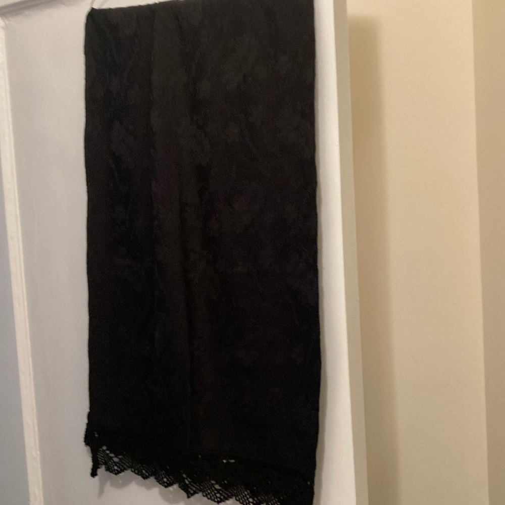 Spectacular Dolce & Gabanna wool scarf/shawl